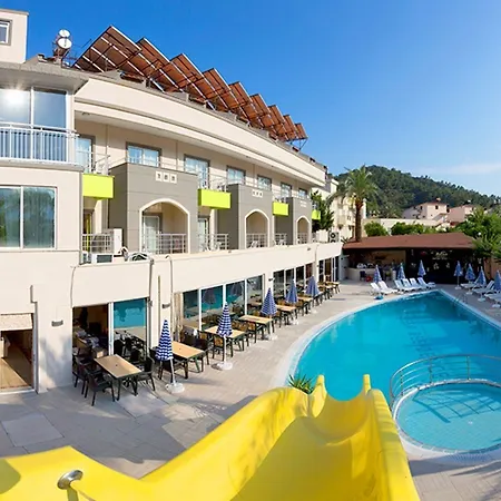 Resort Rich Melissa Kemer