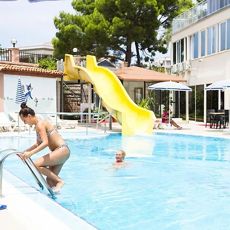 Rich Melissa Resort